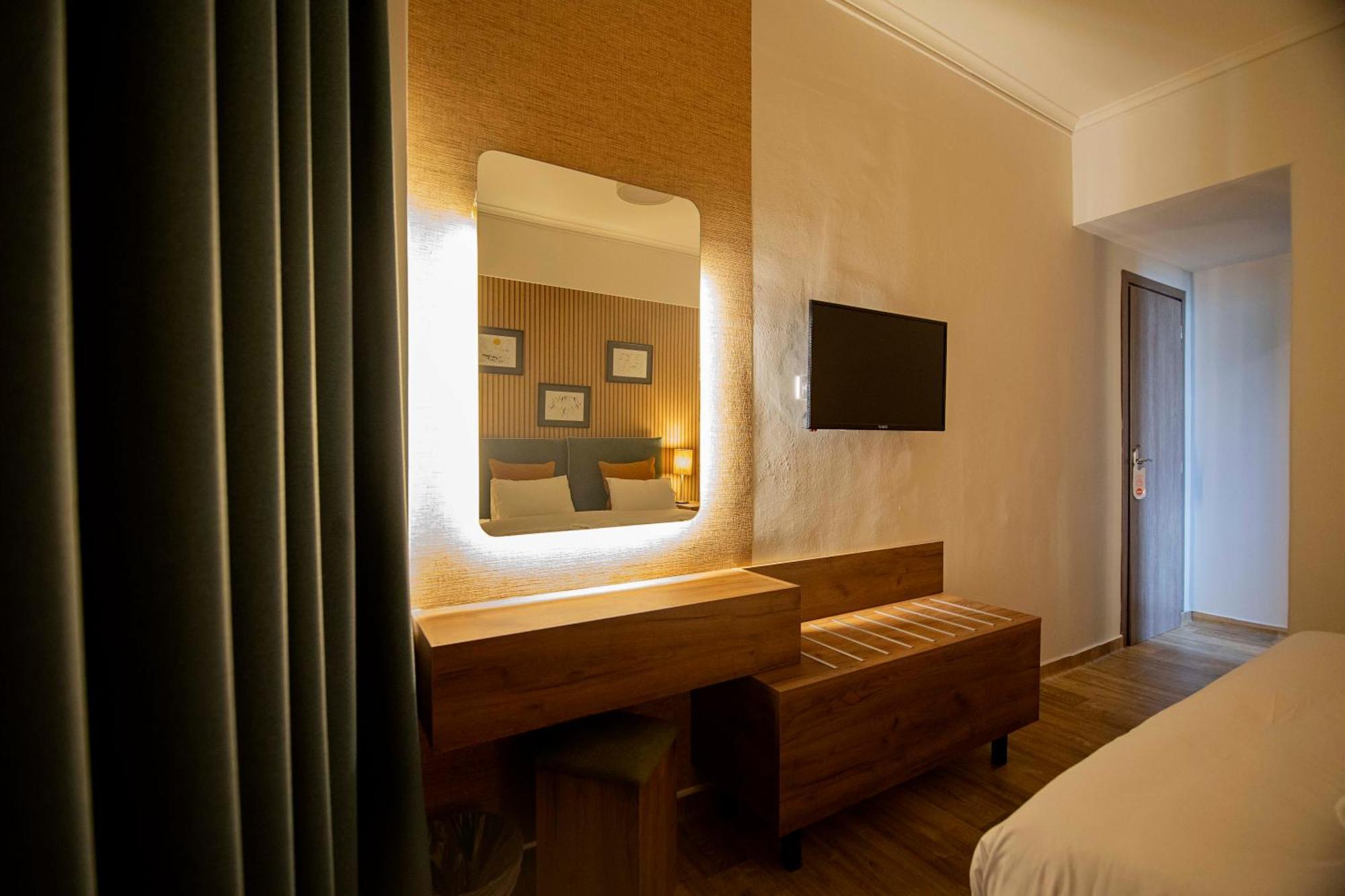 Falireon Hotel Atenas Exterior foto